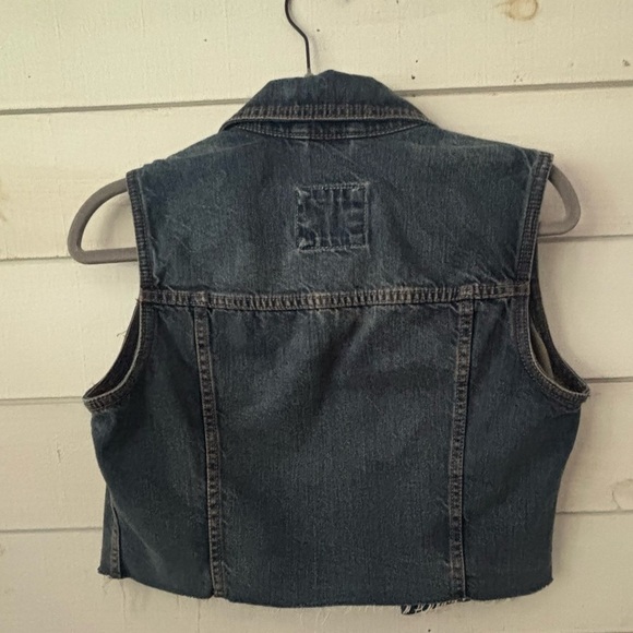 Abercrombie & Fitch Blue Denim Vest, cropped and has raw hem. Great condition - Picture 7 of 9